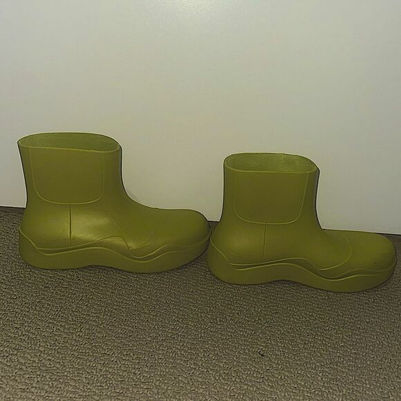 bottega veneta Puddle Ankle Boot - Kiwi Colour - Picture 2 of 2